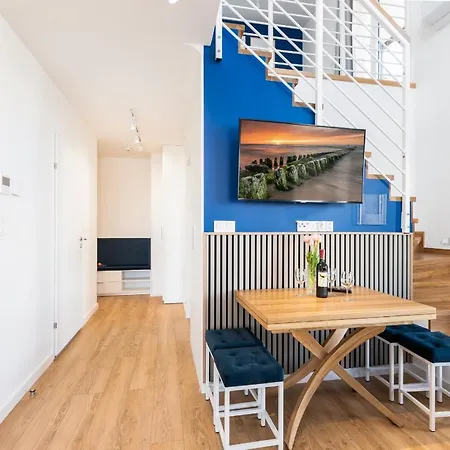 Hotel apartamentowy Lighthouse *