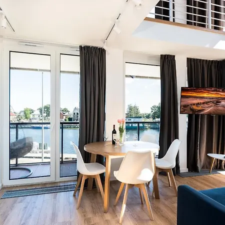 Hotel apartamentowy Lighthouse *