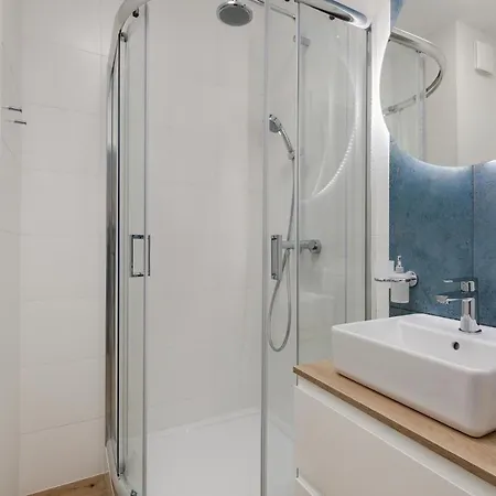 Hotel apartamentowy Lighthouse *