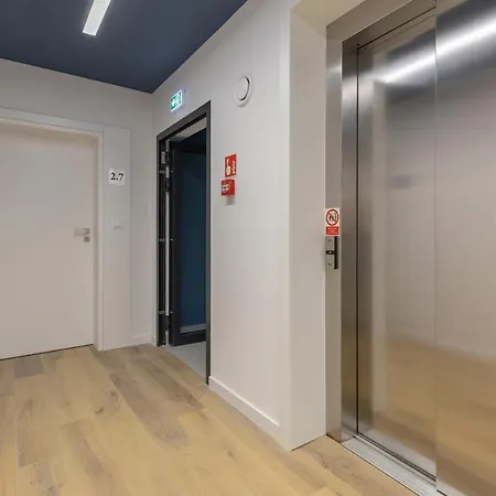 Hotel apartamentowy Lighthouse *