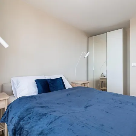 Hotel apartamentowy Lighthouse *